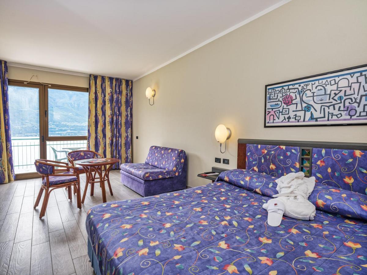 Hotel San Pietro リモーネ・スル・ガルダ エクステリア 写真