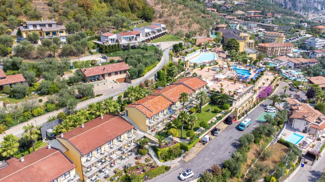Hotel San Pietro リモーネ・スル・ガルダ エクステリア 写真
