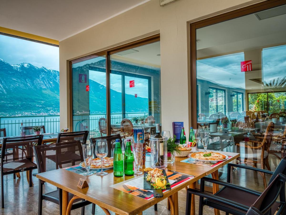 Hotel San Pietro リモーネ・スル・ガルダ エクステリア 写真